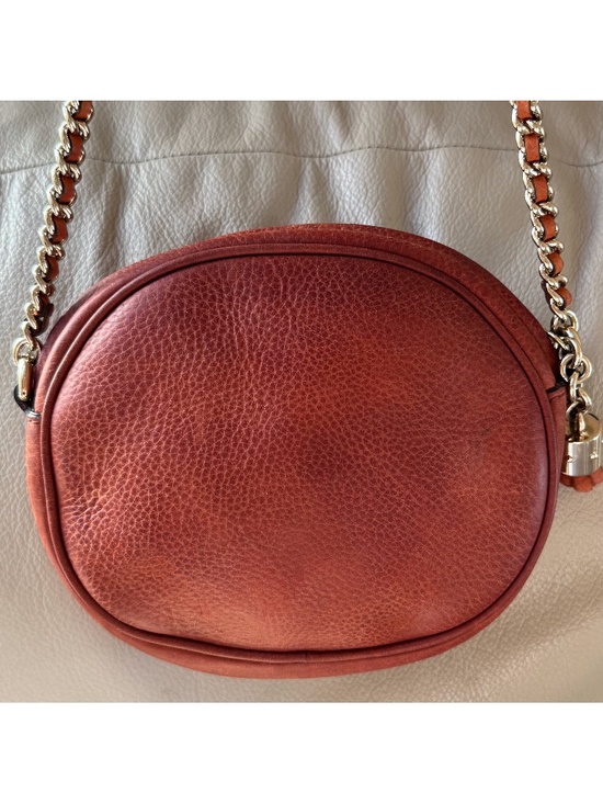 Gucci Brown Nubuck Mini Soho Disco Chain Crossbody Bag at  Authentic Gucci Soho Disco Nubuck Leather Chain Mini Crossbody Bag